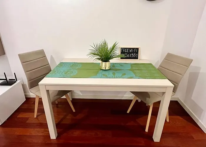 Apartment Station, 4-bed With Terrace *