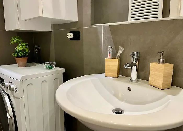 Station, 4-bed With Terrace Apartment Milan